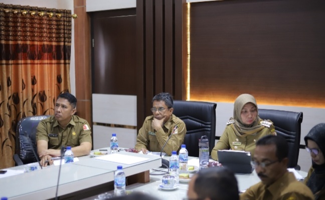 Ket foto : tengah nomor tiga dari kiri Pj.Bupati Nagan Raya Fitriany Farhas,nomor dua dari kiri setda Ir.H.Ardimartha,foto dokumentasi Diskominfotik Nagan Raya yang diterima, Rabu (13/09/2023)